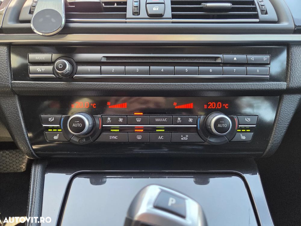 BMW Seria 5 520d xDrive - 13