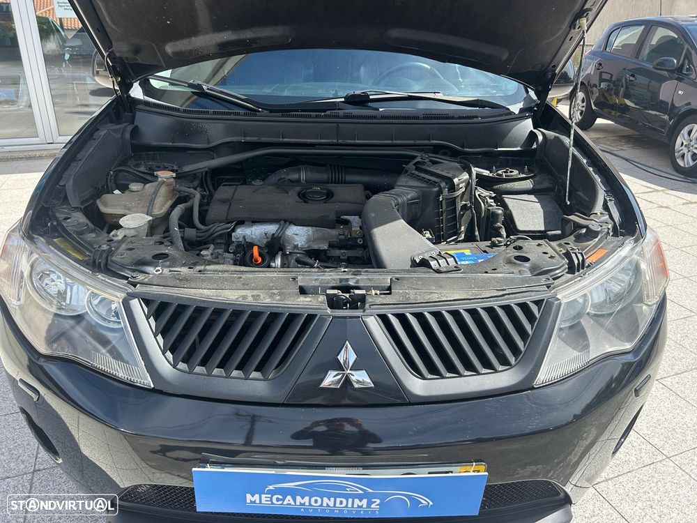 Mitsubishi Outlander 2.0 DI-D Intense+ 4WD - 35