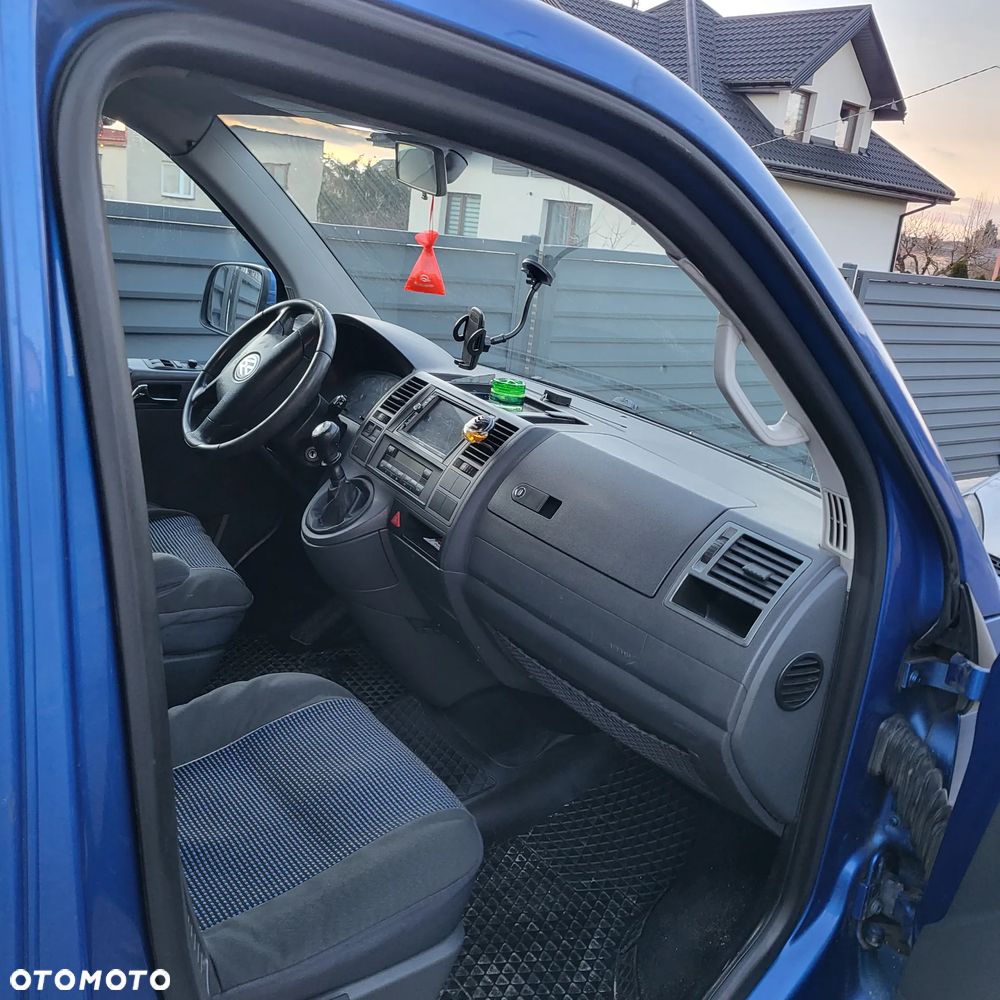 Volkswagen Caravelle - 6