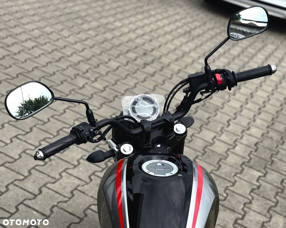 Yamaha XSR - 2