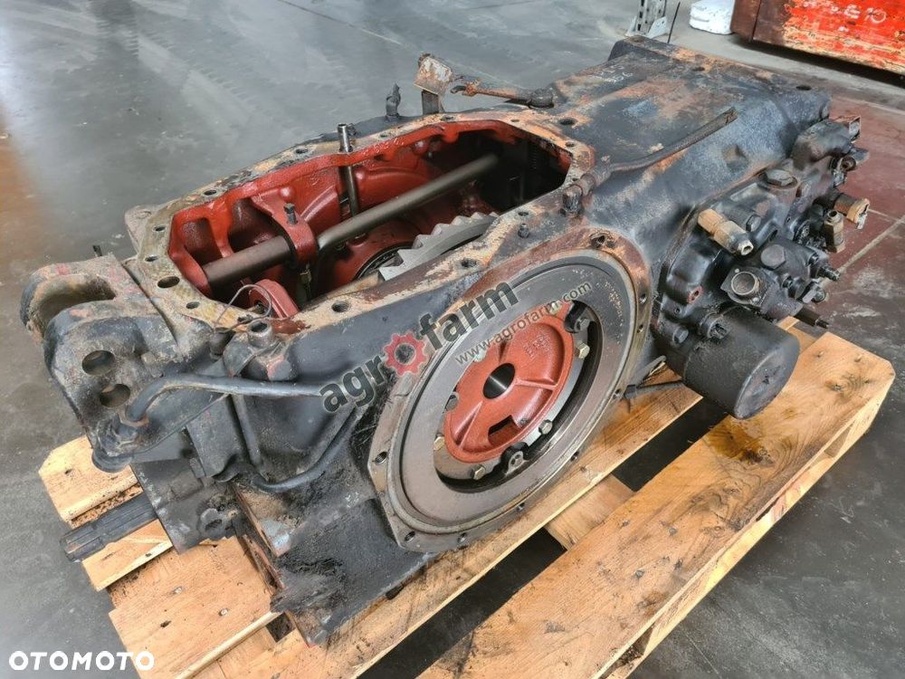 TYLNY MOST RENAULT ARES 556 0300B04 - 2