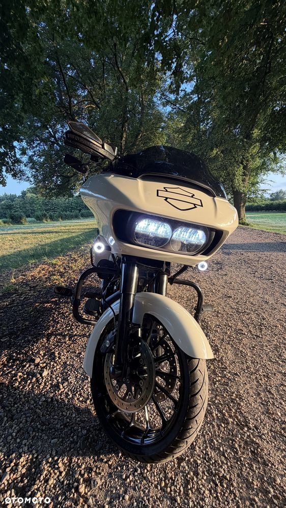 Harley-Davidson Touring Road Glide - 9