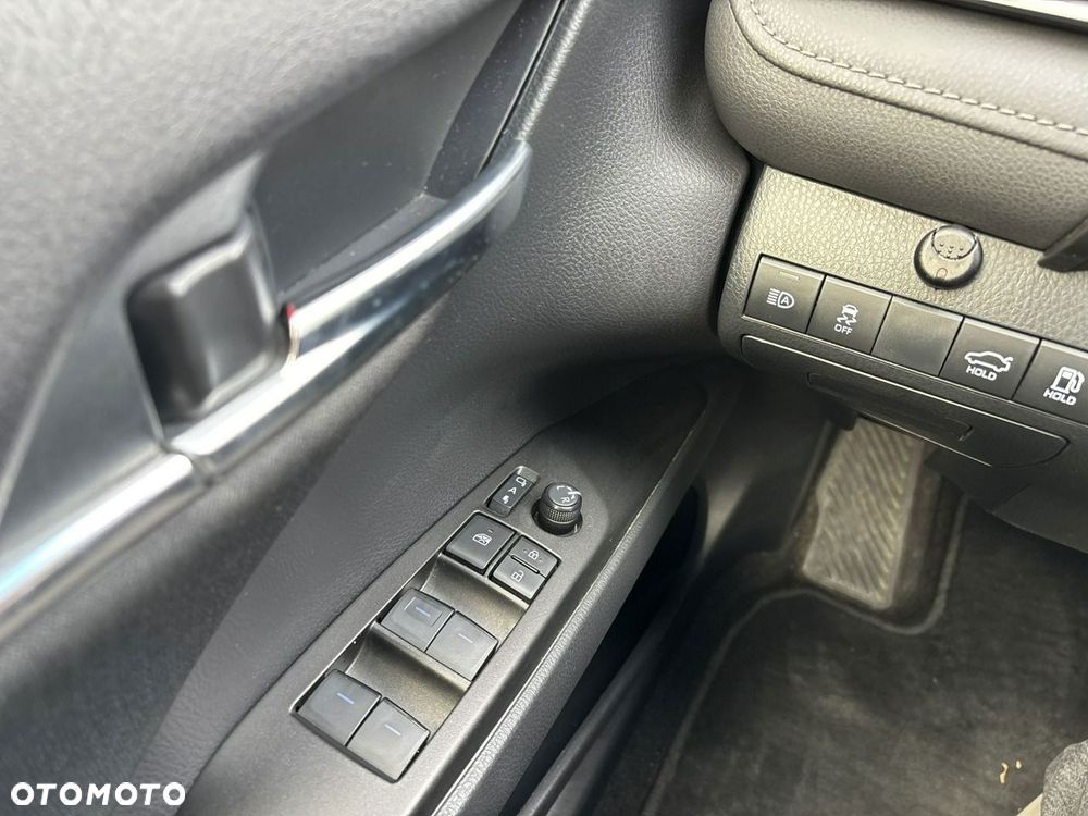 Toyota Camry 2.5 Hybrid Comfort CVT - 28