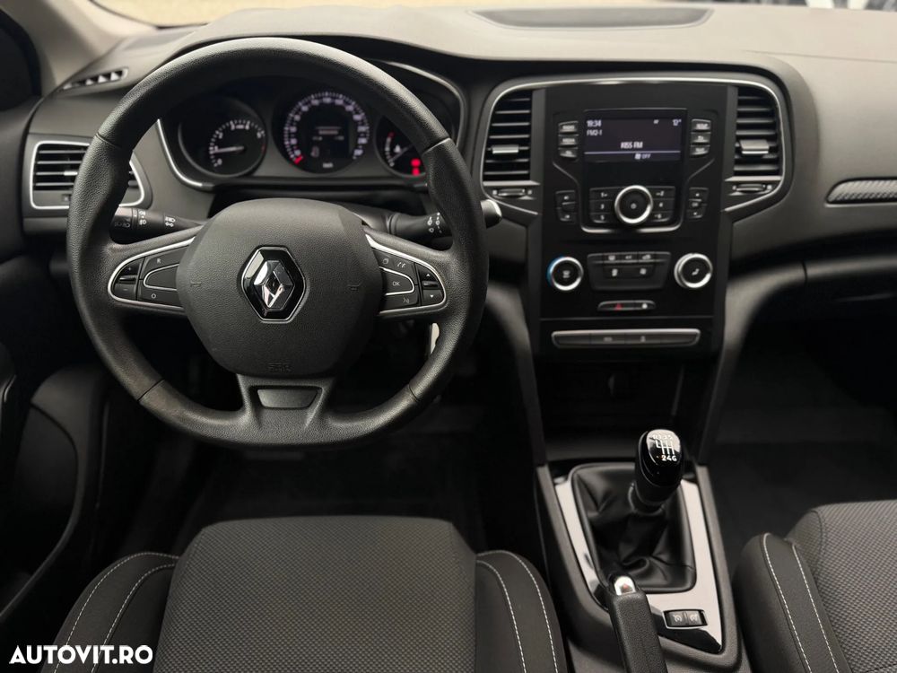 Renault Megane TCe Business - 8