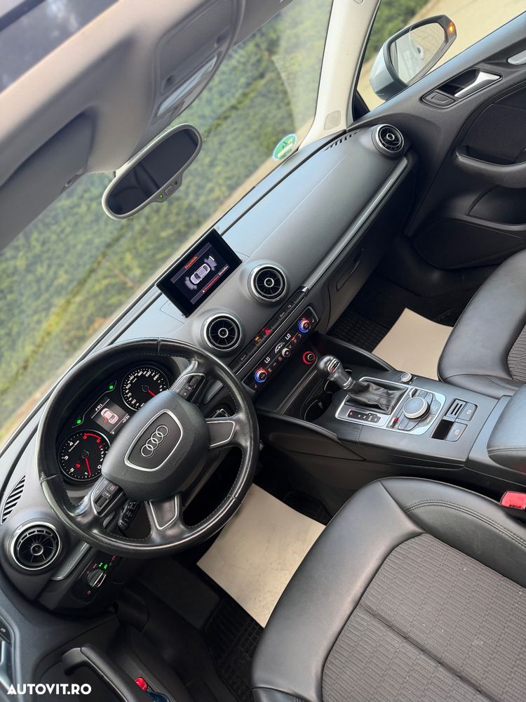 Audi A3 2.0 TDI Stronic Ambiente - 5