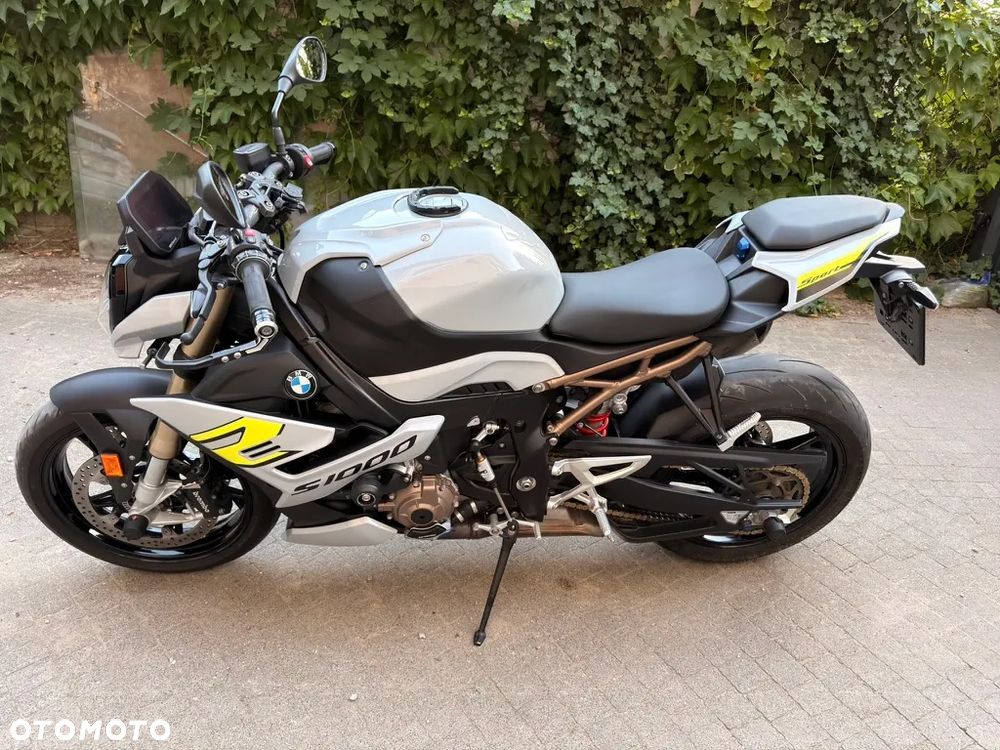 BMW S - 2