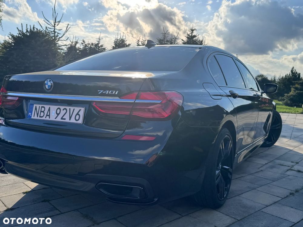 BMW Seria 7 740i - 37