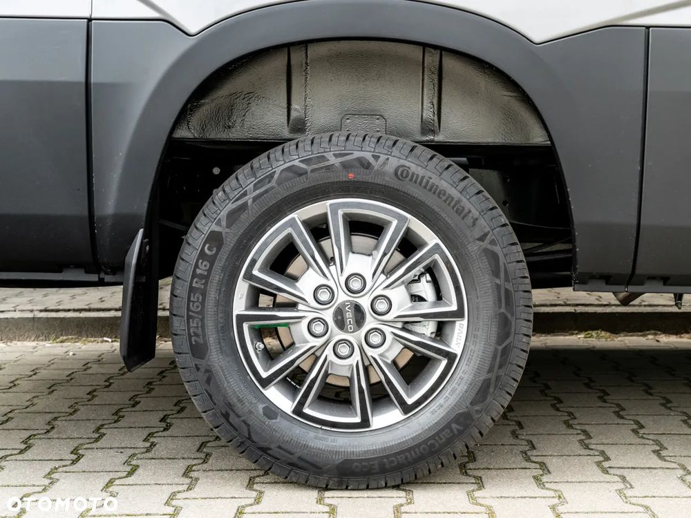 Iveco Daily L3H2 Edycja specjalna na 50 lecie marki - 8