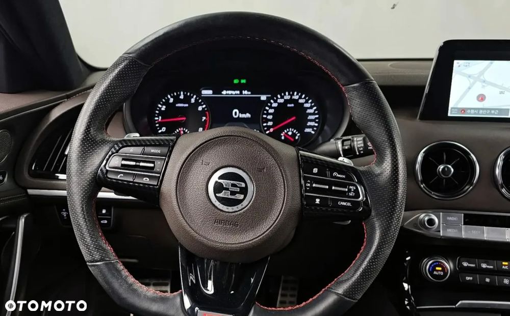 Kia Stinger - 14