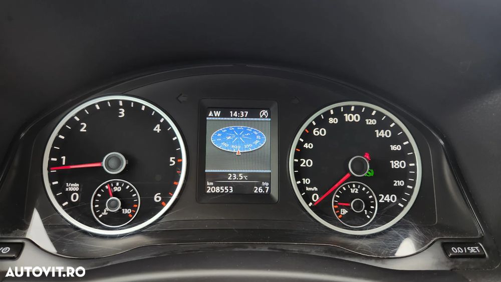 Volkswagen Tiguan 2.0 TDI DPF 4Motion BlueMotion Technology DSG Sport & Style - 18