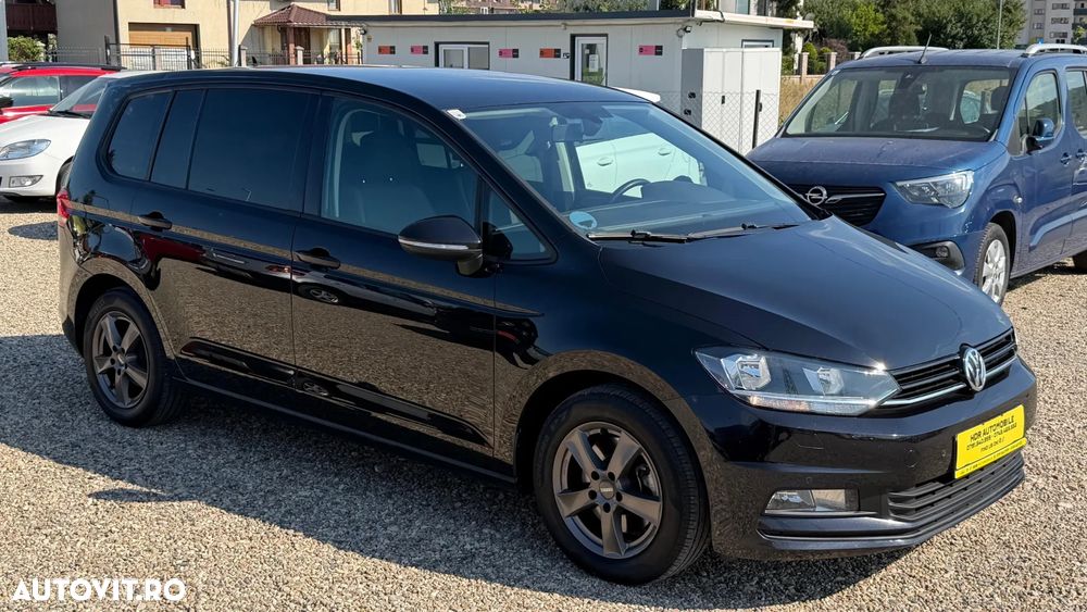 Volkswagen Touran - 3