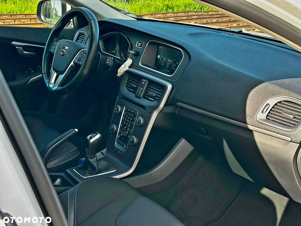 Volvo V40 D2 Momentum - 11