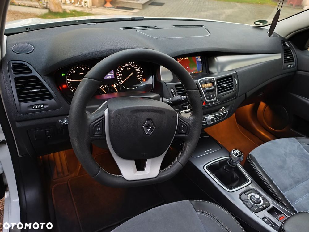 Renault Laguna dCi 150 FAP GT - 19