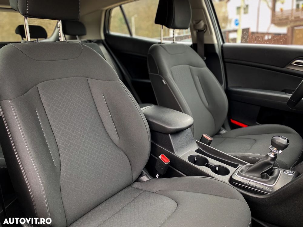 Kia Sportage 1.6 T-GDI 6MT 4x2 Urban - 12