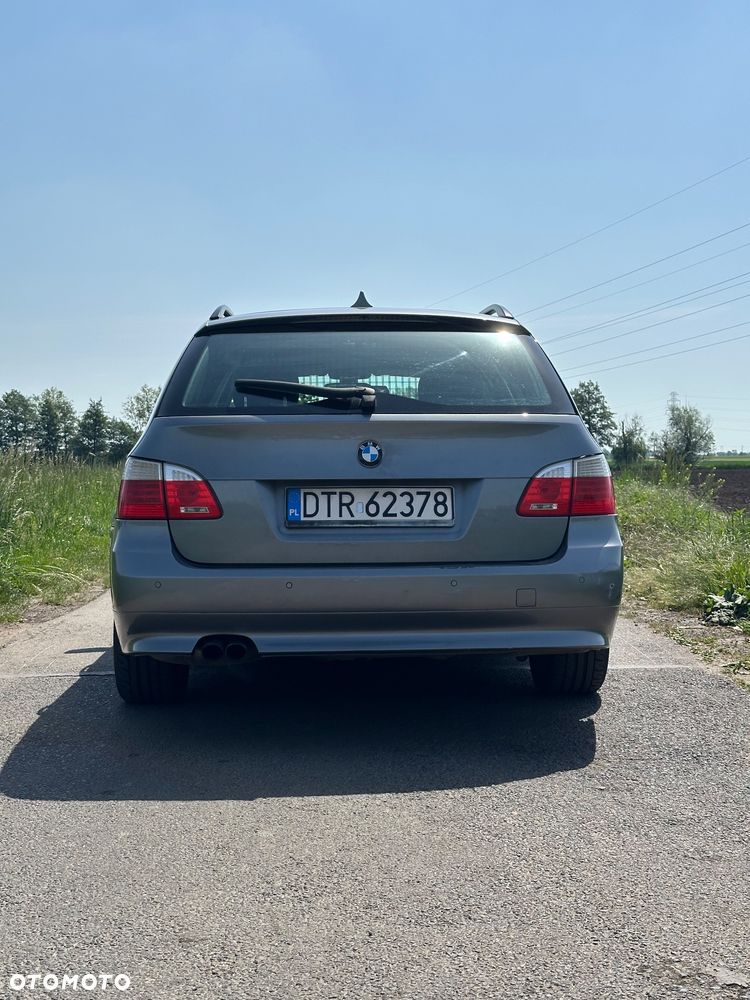 BMW Seria 5 525xi - 10