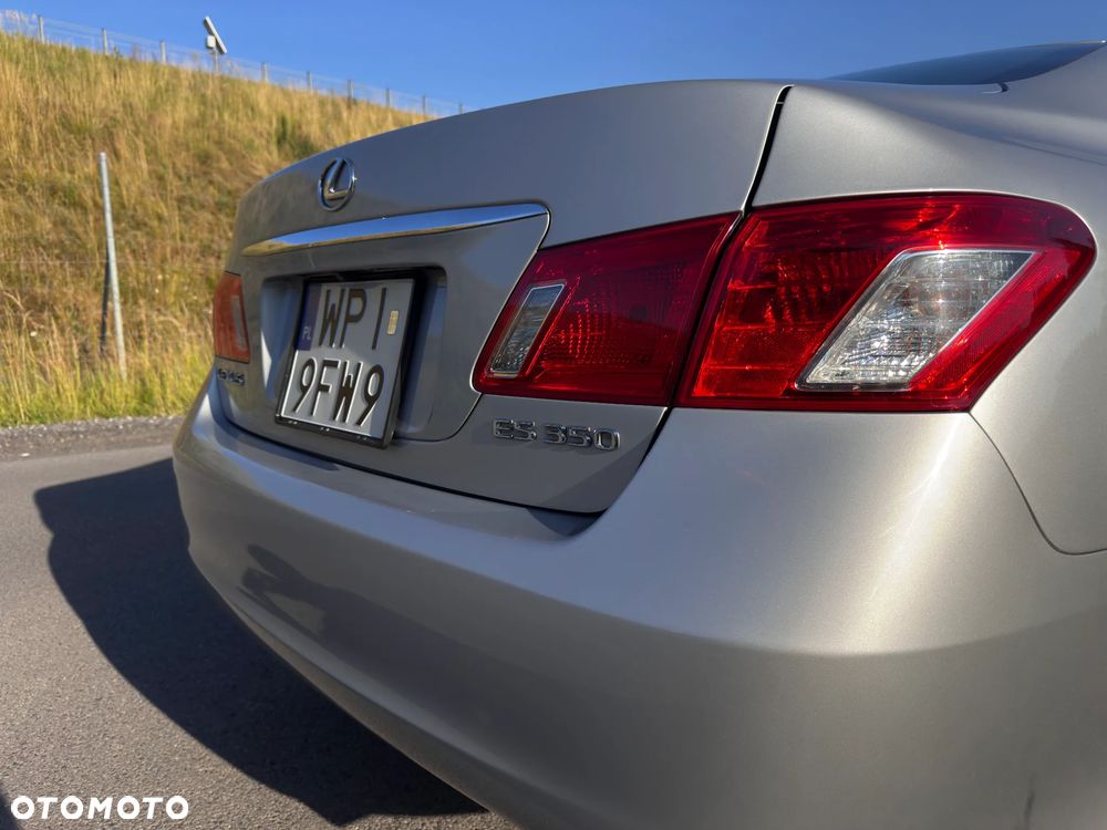 Lexus ES - 7