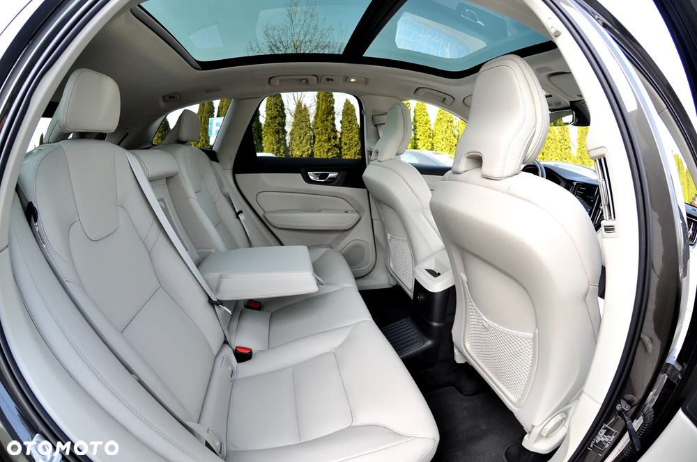 Volvo XC 60 T6 AWD Recharge Geartronic Inscription - 30