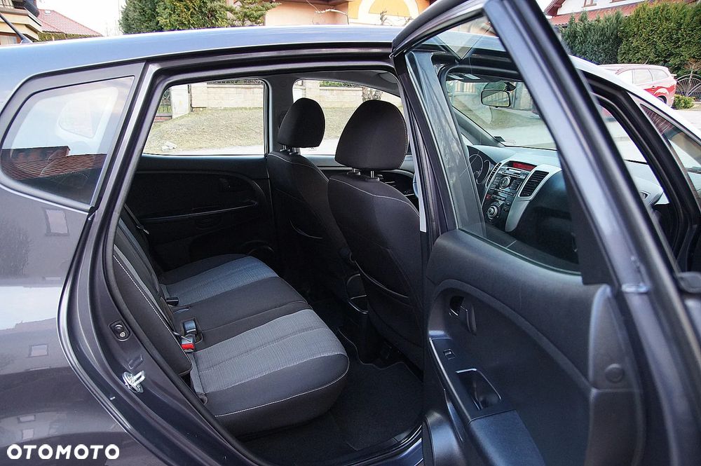 Kia Venga 1.4 CVVT Edition 7 - 16