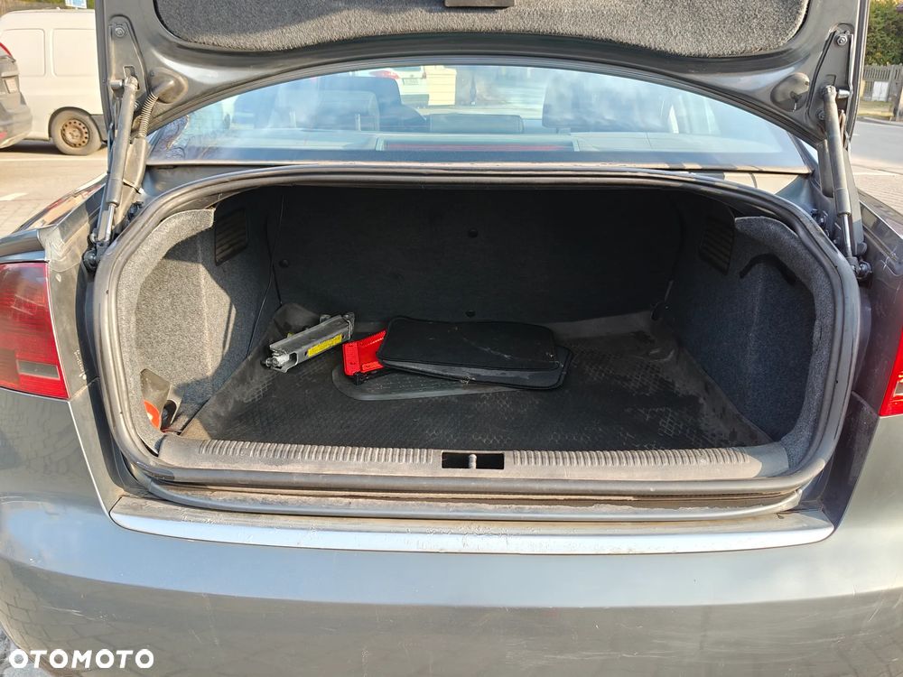 Audi A4 Limousine 2.0 TDI DPF - 16