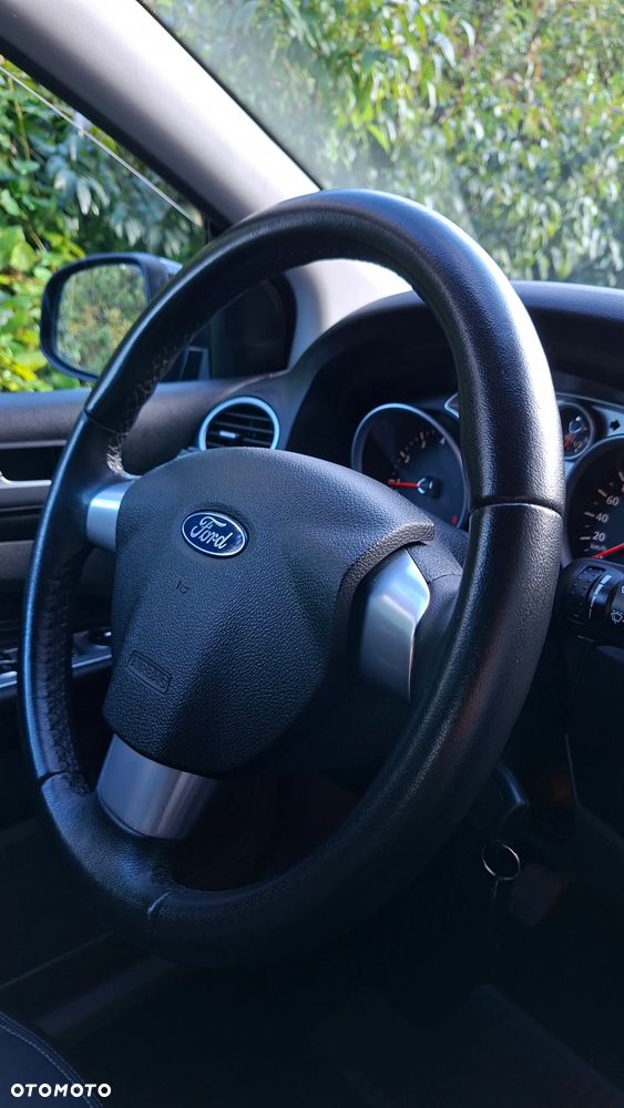 Ford Focus 1.6 16V Titanium - 20