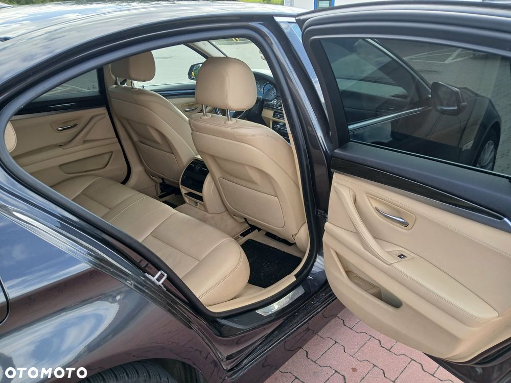 BMW Seria 5 520d Luxury Line - 13