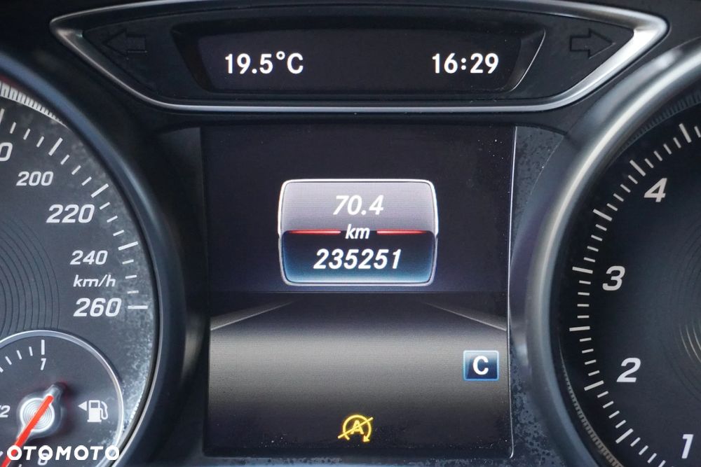 Mercedes-Benz GLA 180 Edition 1 - 36
