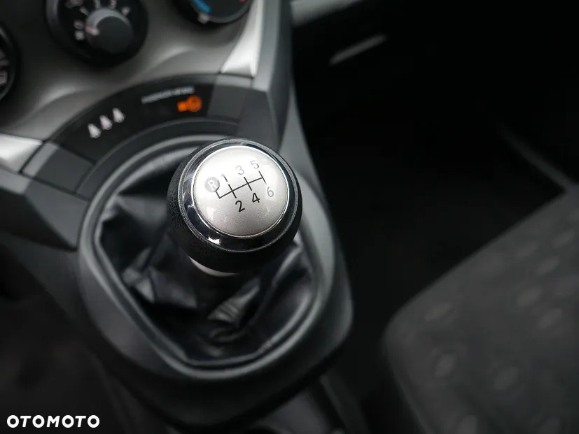 Toyota Verso S - 17