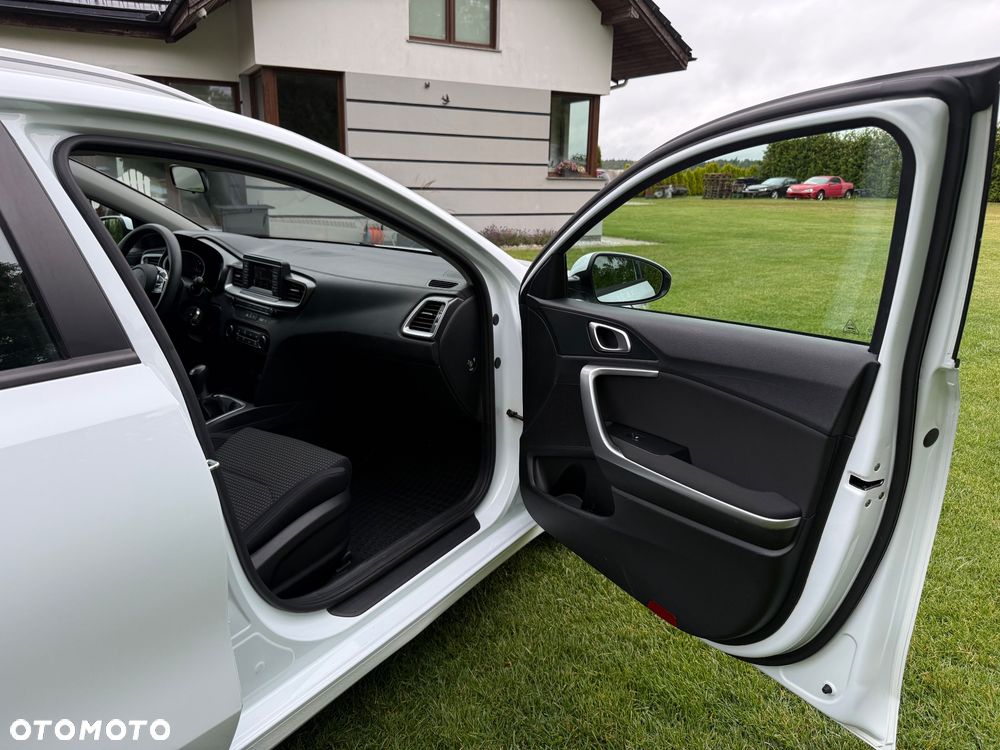 Kia Ceed - 25
