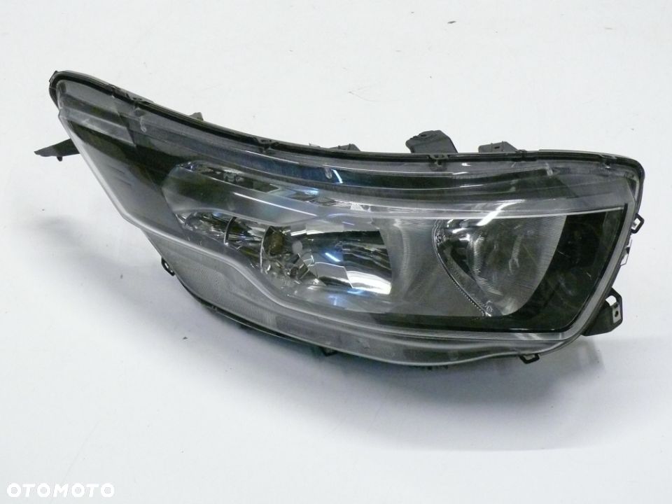 LAMPA PRZEDNIA PRAWA IVECO DAILY IV 4 2014 2017 H7 EU