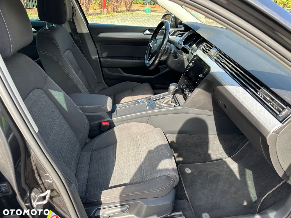 Volkswagen Passat 2.0 TDI Elegance DSG - 27