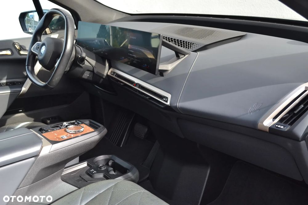 BMW iX xDrive40 - 12