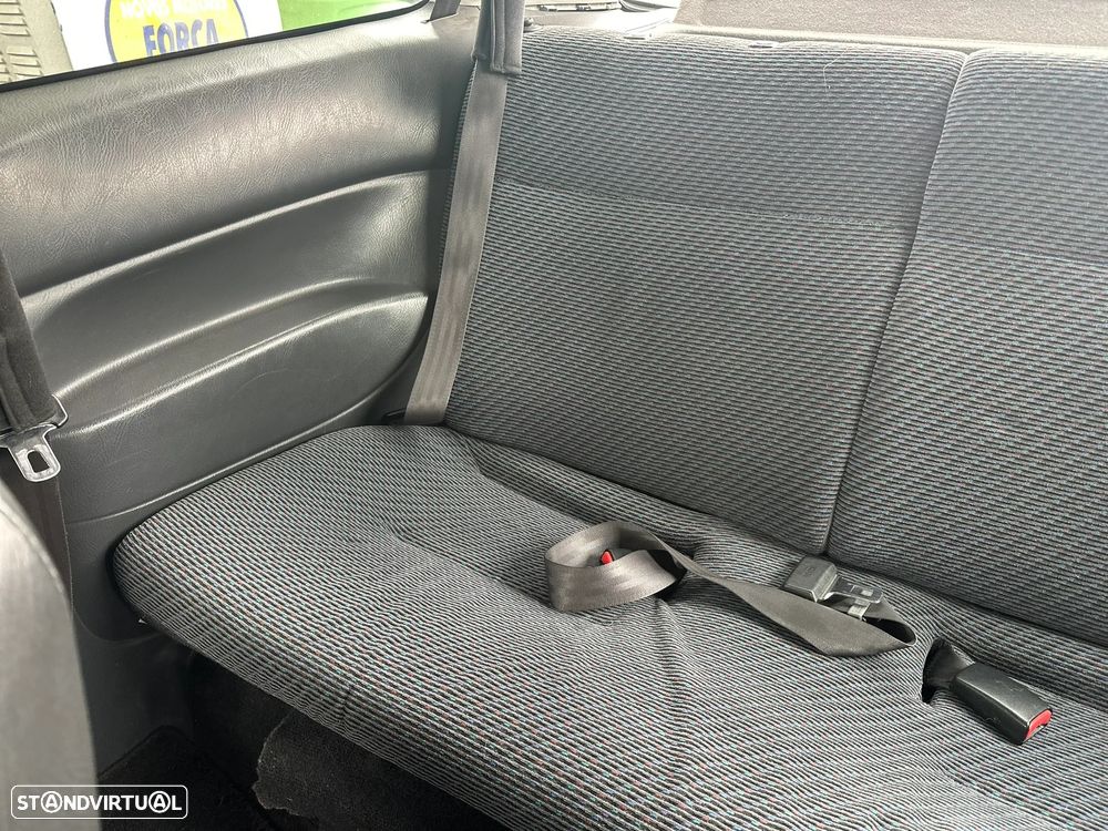 Honda Civic 1.4i S - 8