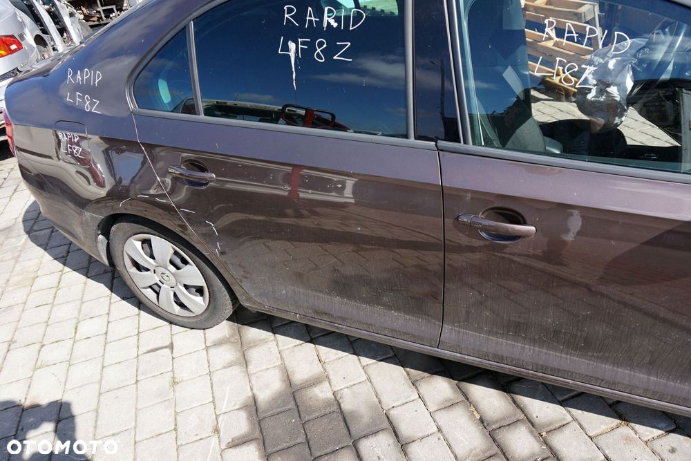 DRZWI TYLNE PRAWE RAPID NH3 LB LIFTBACK LF8Z  BRĄZOWY TOPAZ SKODA 2012-2019 - 2