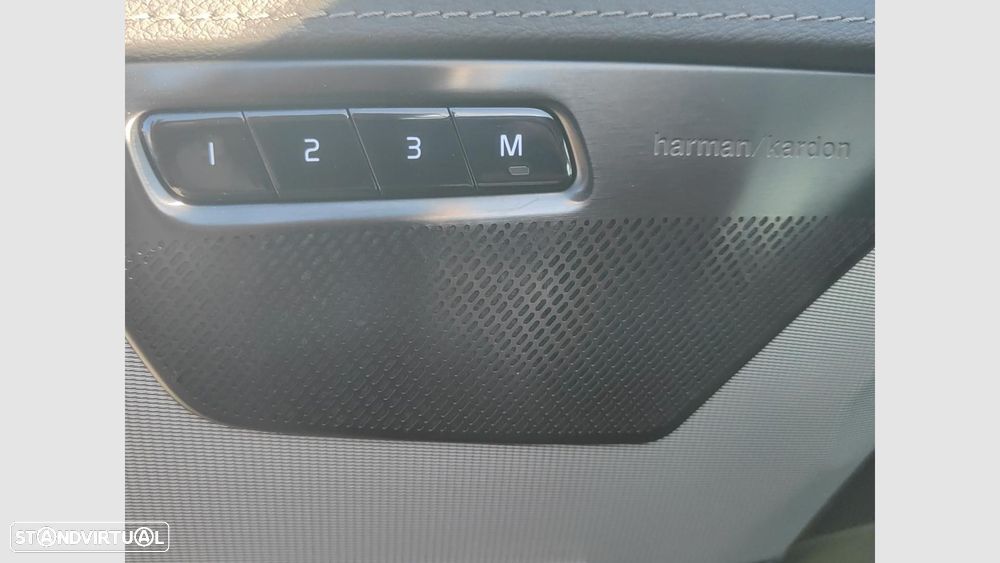 Volvo XC 90 2.0 T8 PHEV Plus Dark AWD - 19