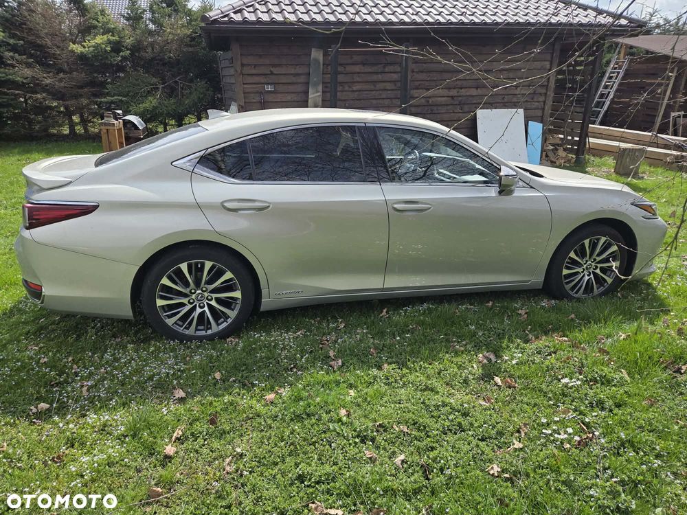 Lexus ES 300h Prestige - 2