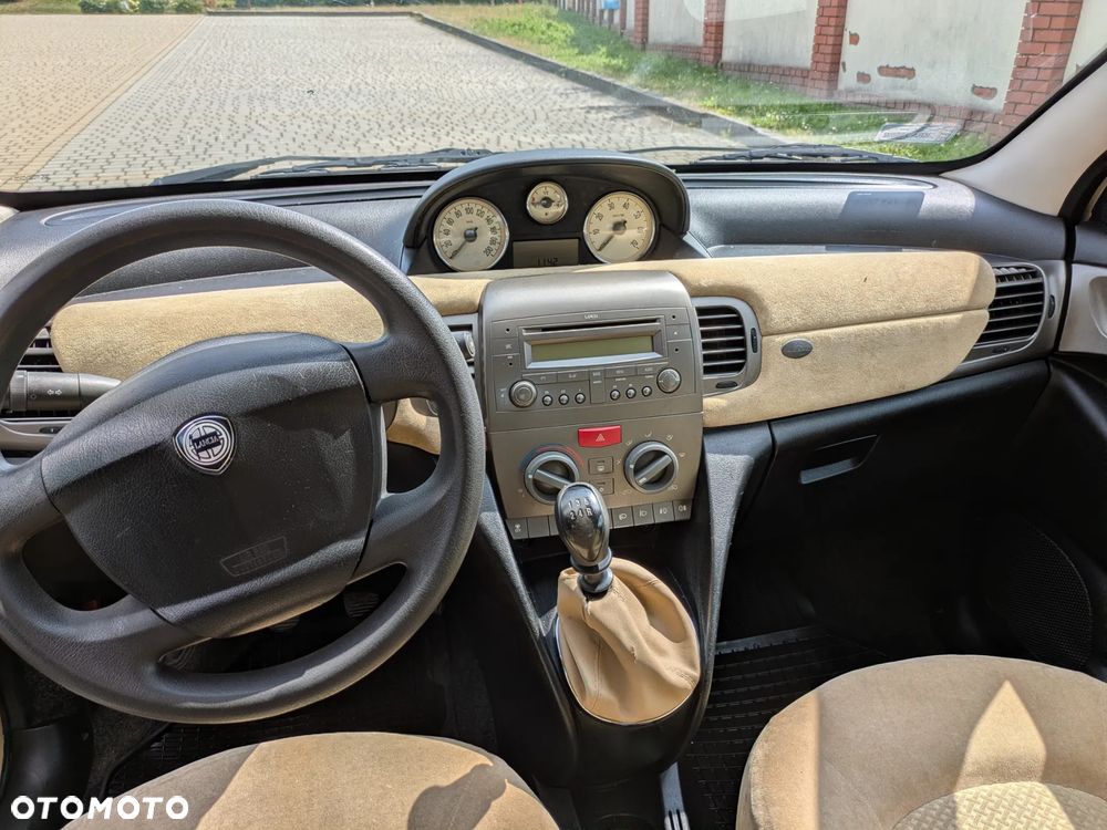 Lancia Ypsilon Y 1.2 8v - 10
