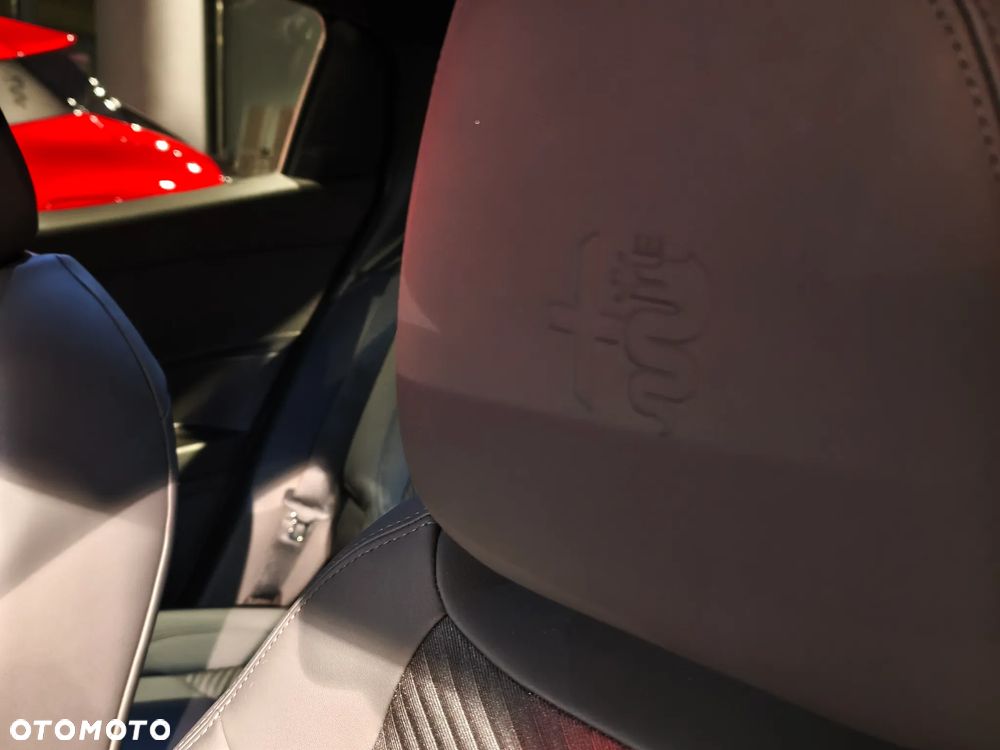 Alfa Romeo Junior 1.2 mHEV Ti eDCT - 33