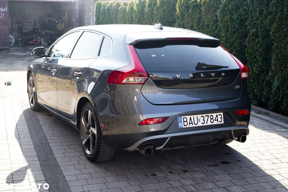 Volvo V40 D2 R-Design - 5