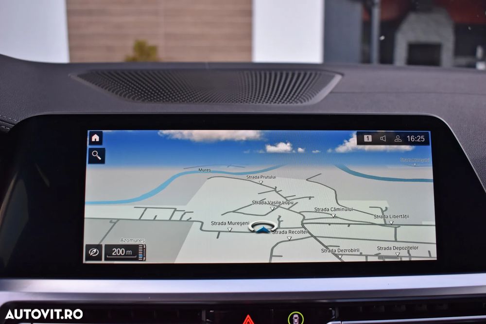 BMW Seria 3 330e Aut. Sport Line - 19