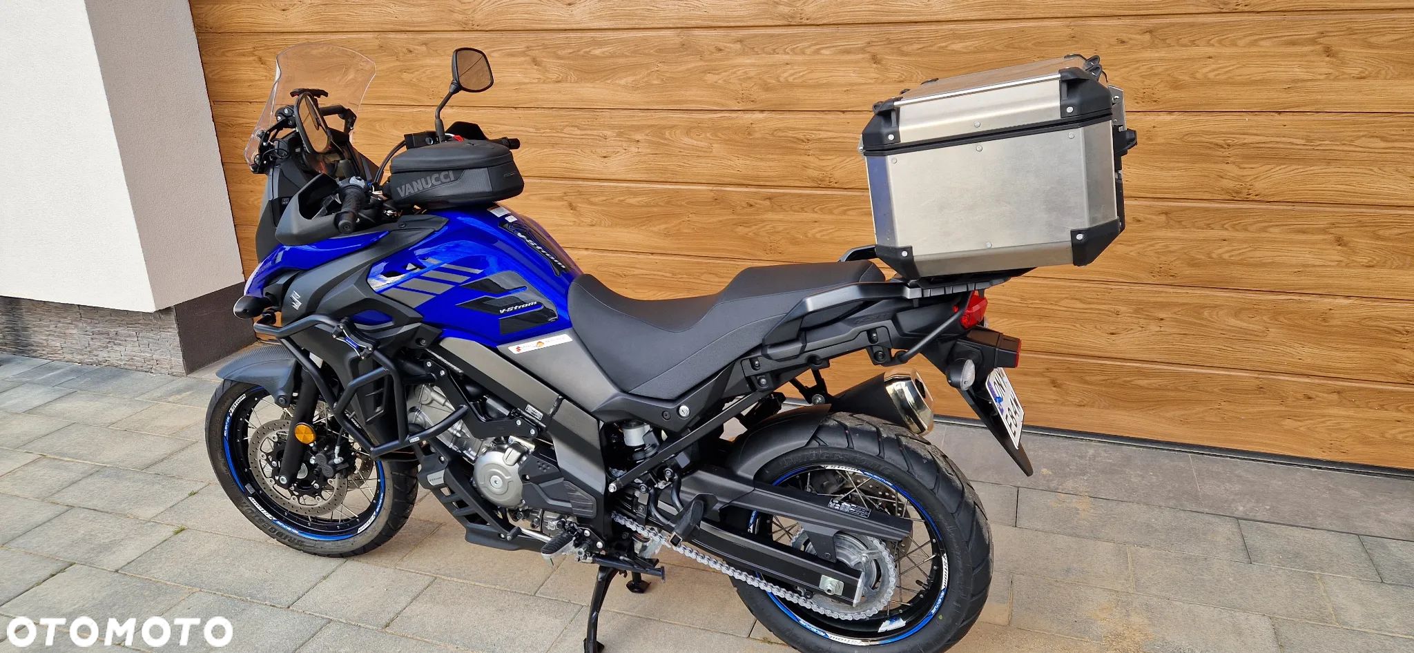 Suzuki V-STROM - 1