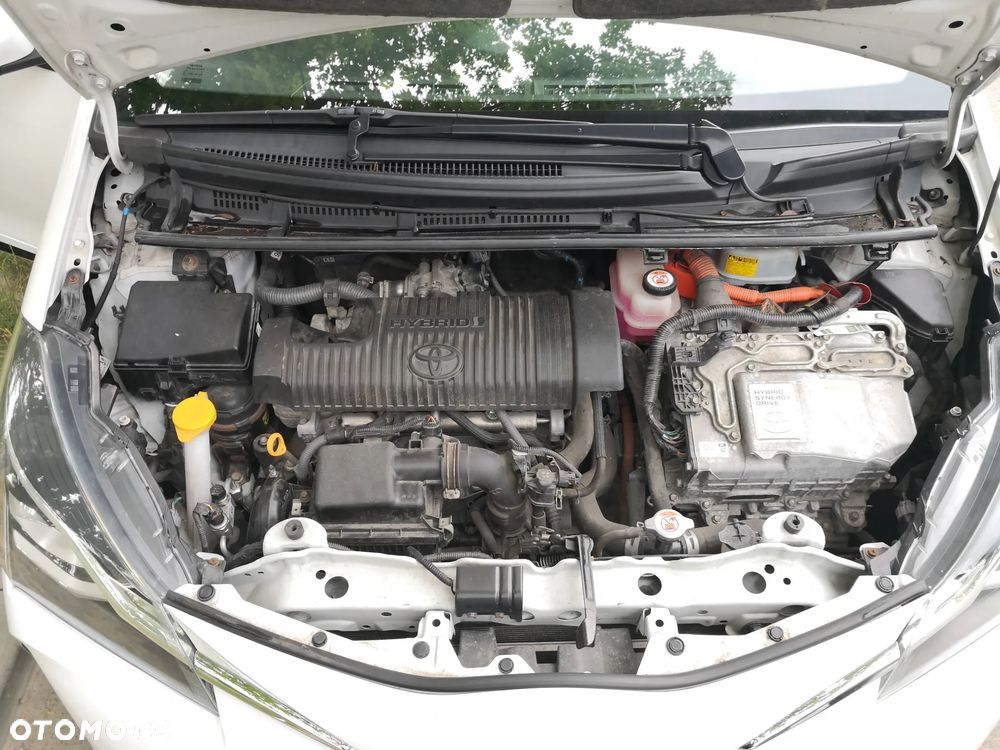 Toyota Yaris Hybrid 100 Premium EU6 - 21