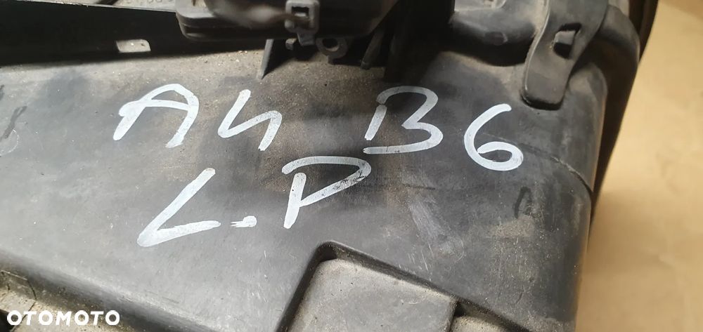 Lampa lewy przód przednia lewa Audi A4 B6 8E0941003F - 10