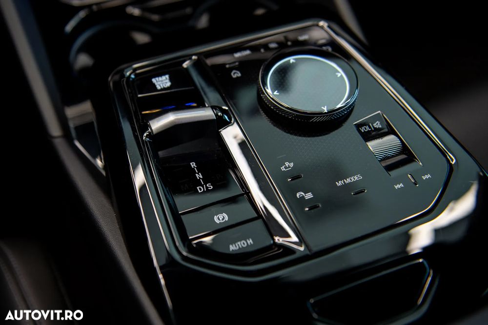 BMW Seria 5 520i AT MHEV - 27