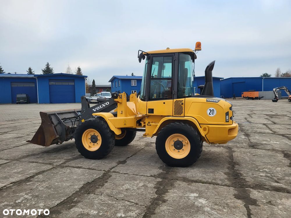 Volvo L 30 G spr z Niemiec 3944 mtg - 10