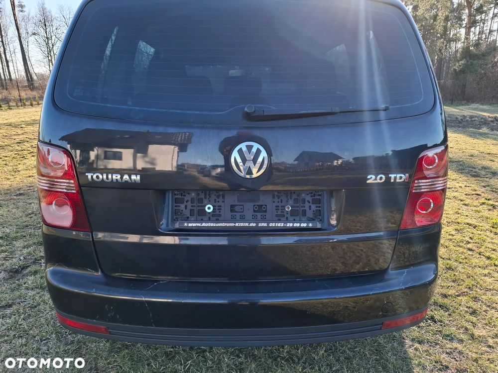 Volkswagen Touran - 18