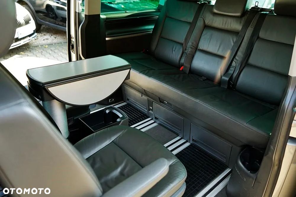 Volkswagen Multivan - 21