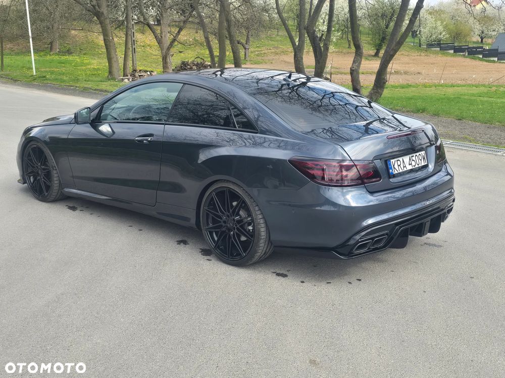 Mercedes-Benz Klasa E - 9