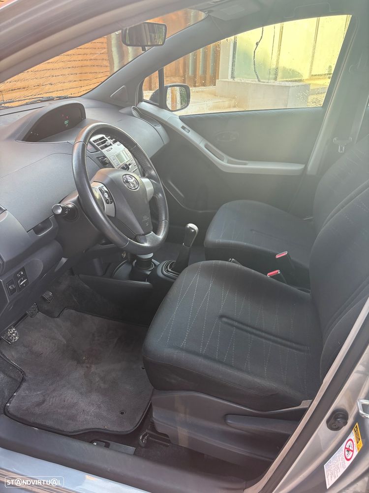 Toyota Yaris 1.0 VVT-i AC Manual - 10