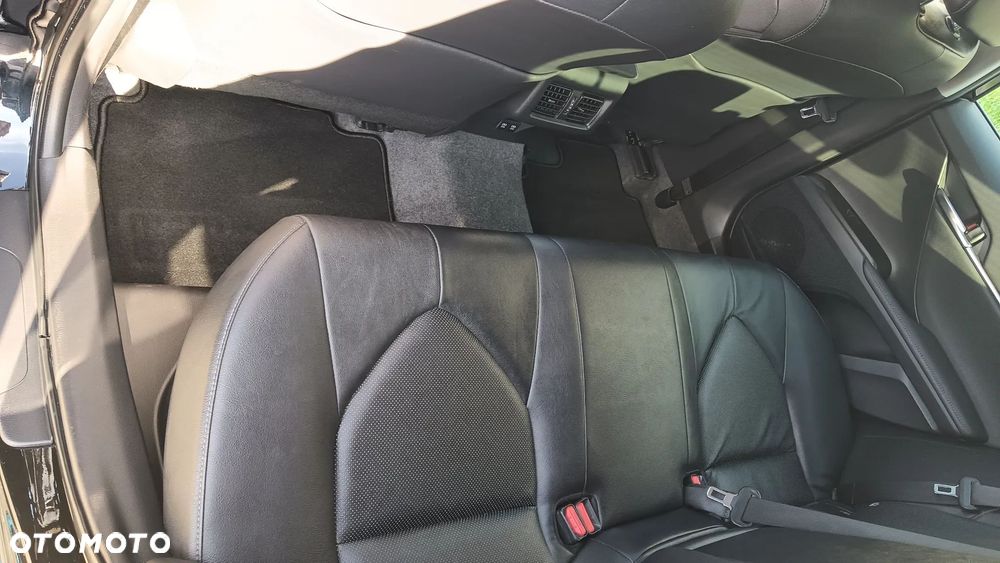 Toyota Camry Executive - 8