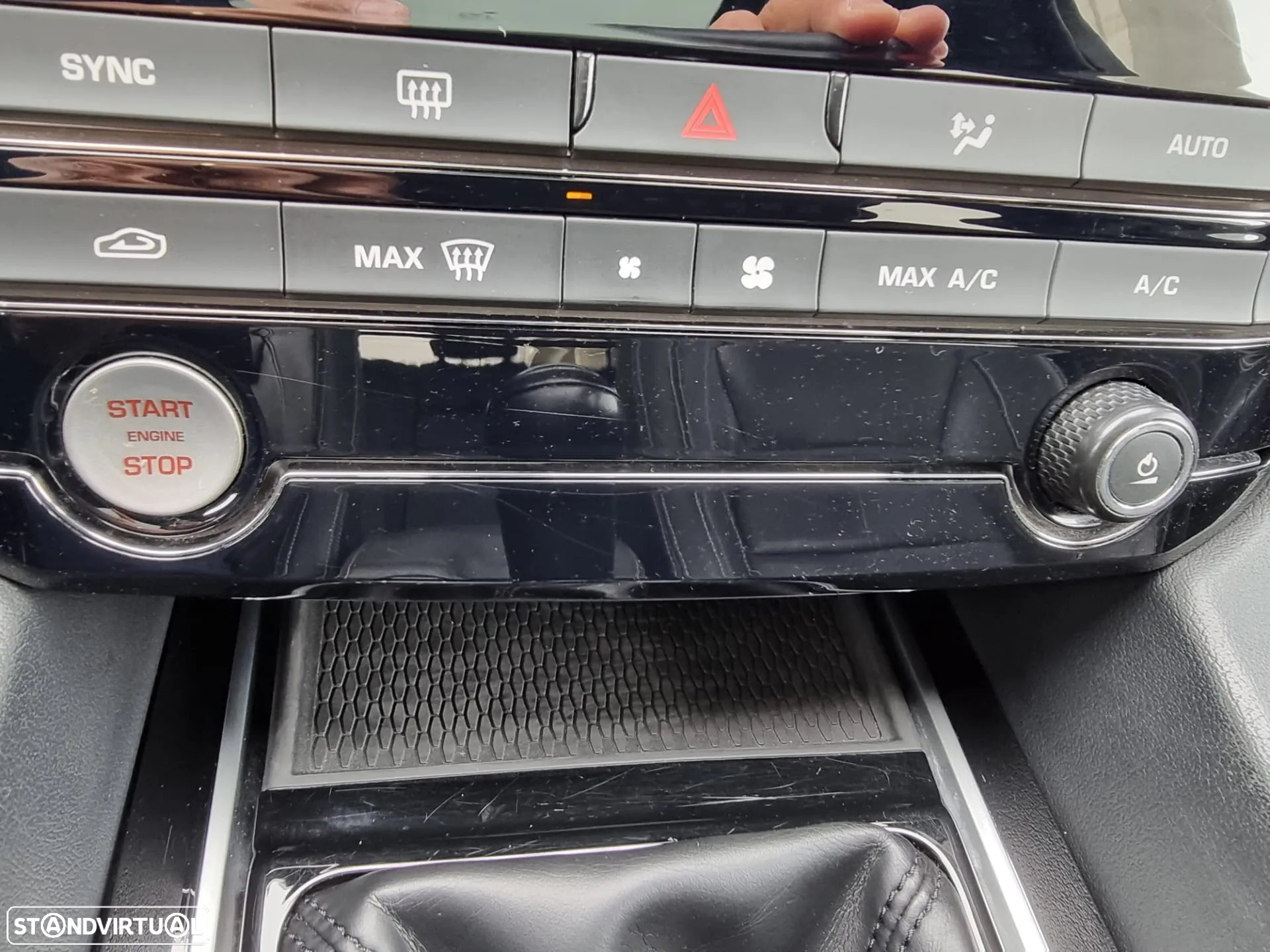 Jaguar F-Pace 2.0 i4D R-Sport - 38